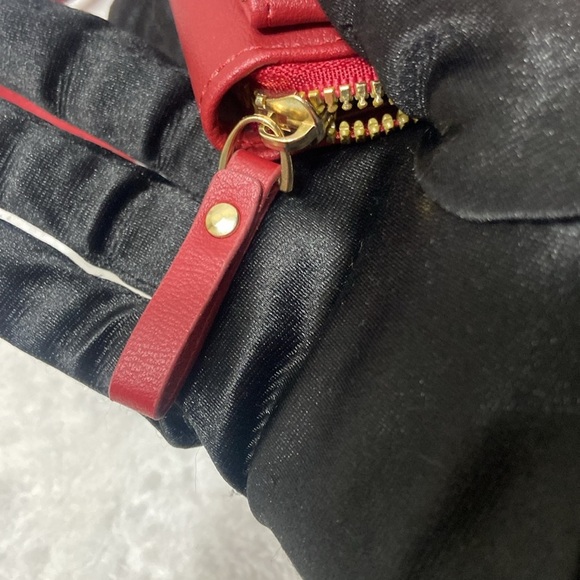 The original STL Crossbody Clutch wallet - Picture 8 of 15